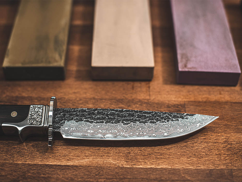 Broušení nožů z damaškové oceli a vg10